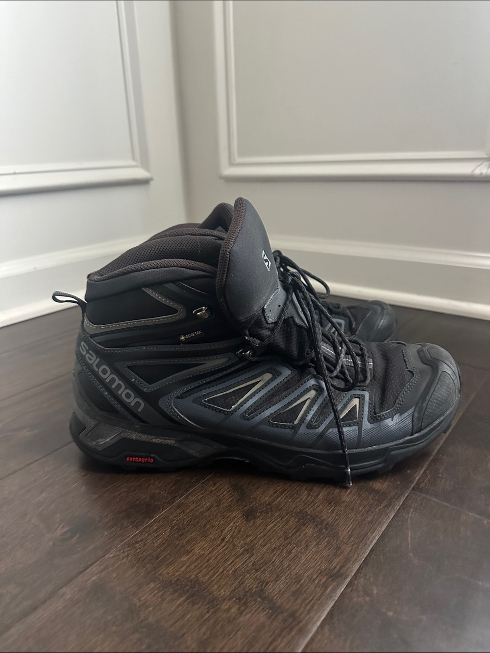 Salomon Men's Black and Gray Hiking Boots - Picture 4 of 6